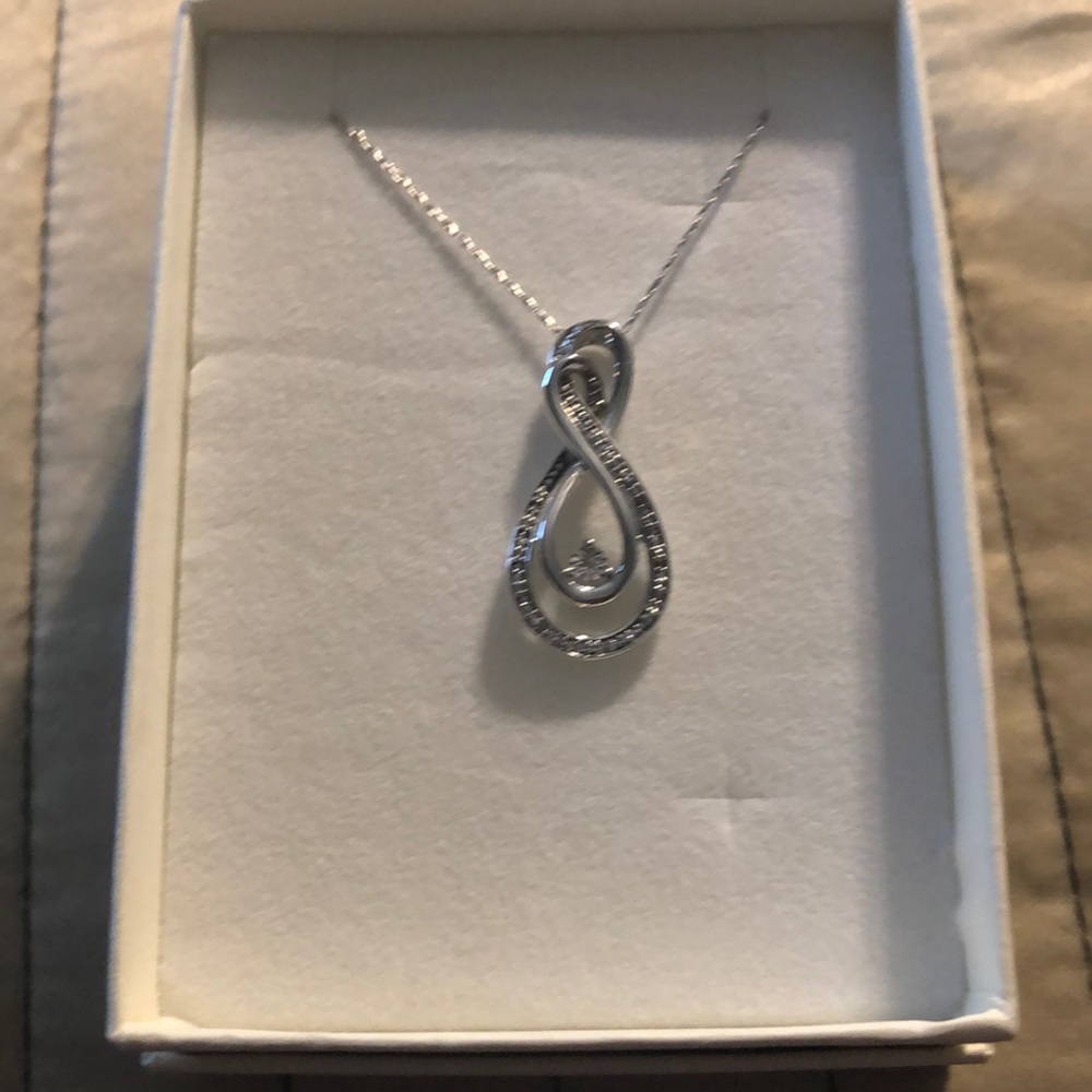 Kay Jewlers  Infinity diamonds necklace